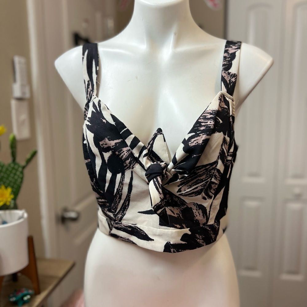 Akira Crop top